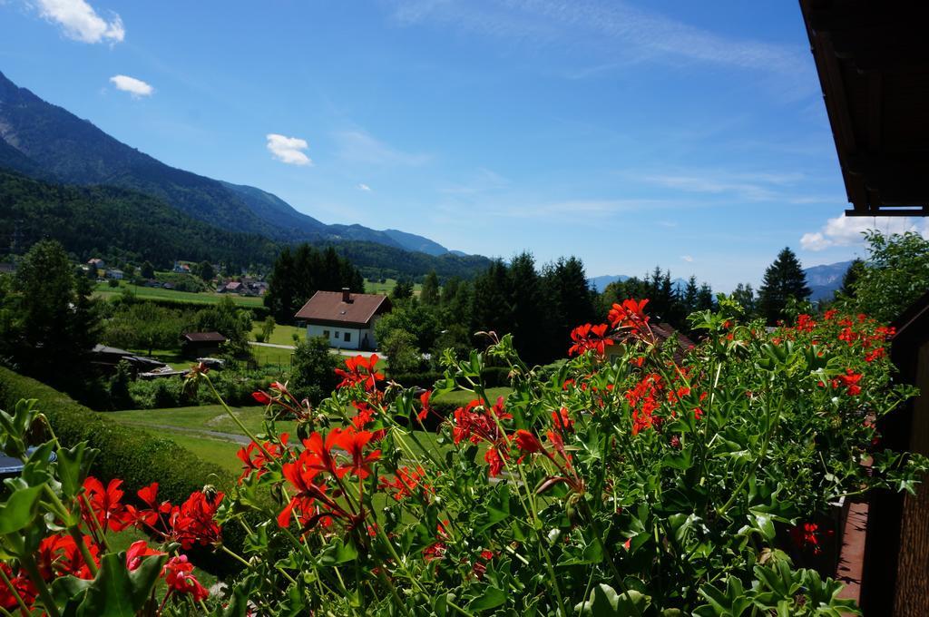 Haus Peter Bed & Breakfast Latschach ober dem Faakersee Exterior photo