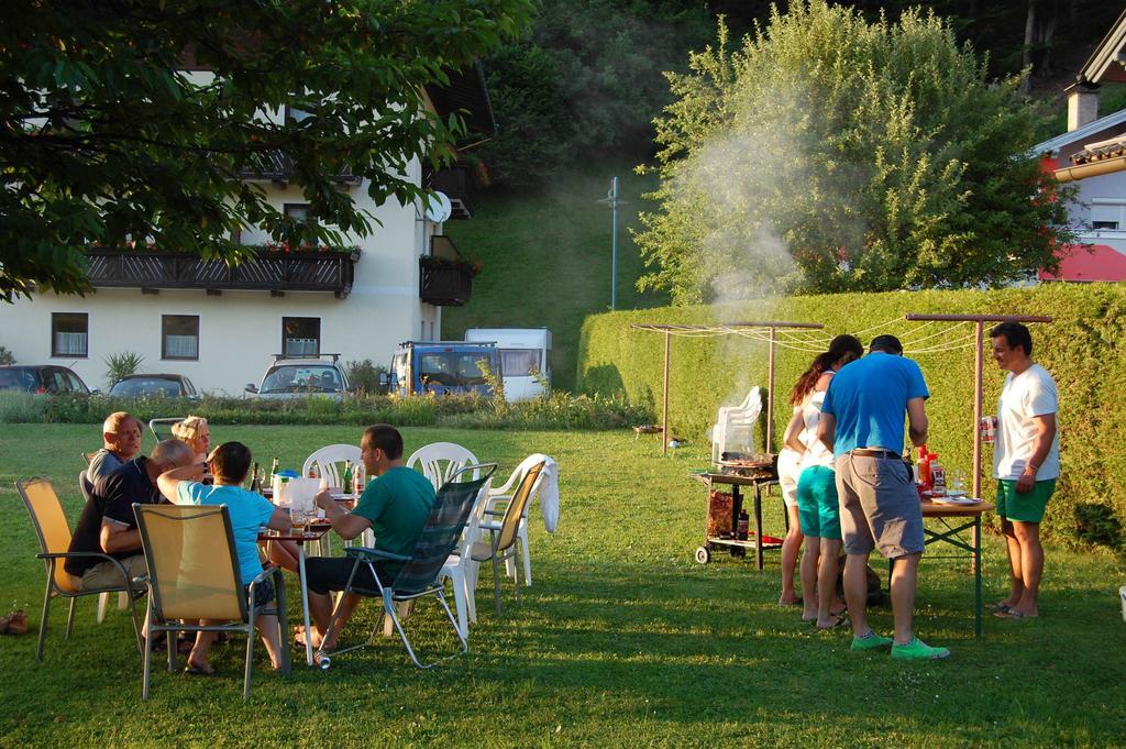 Haus Peter Bed & Breakfast Latschach ober dem Faakersee Exterior photo